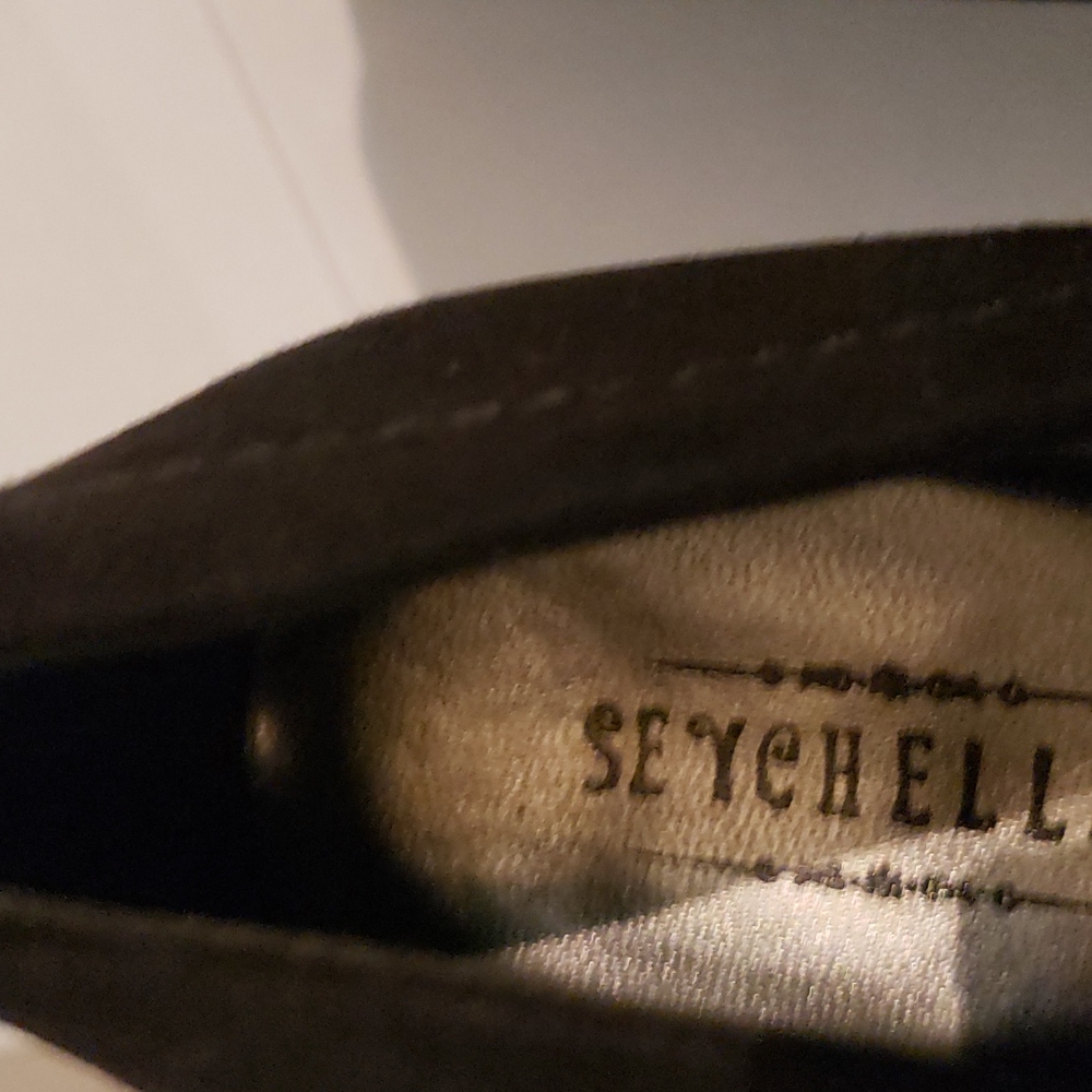 Shoes - Picture 2 of 6